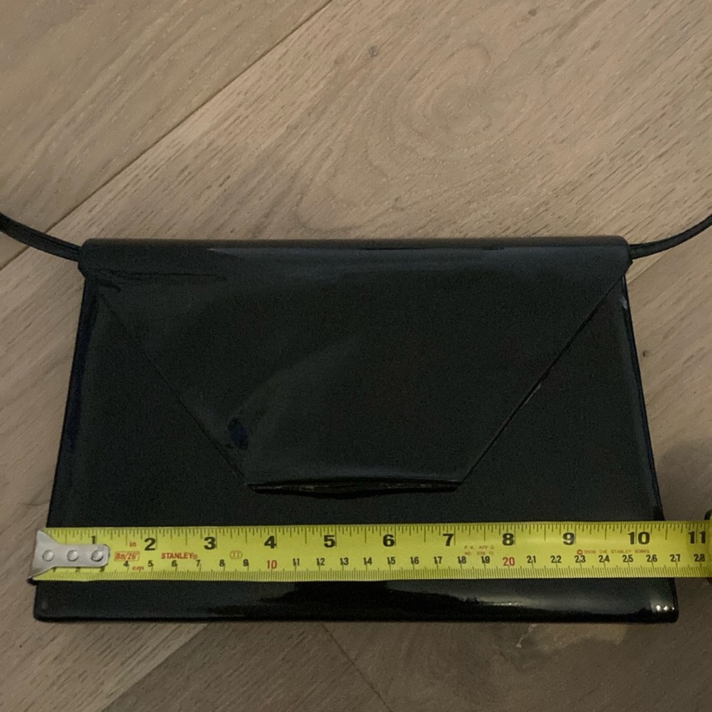 Vintage patent leather purse. Black.